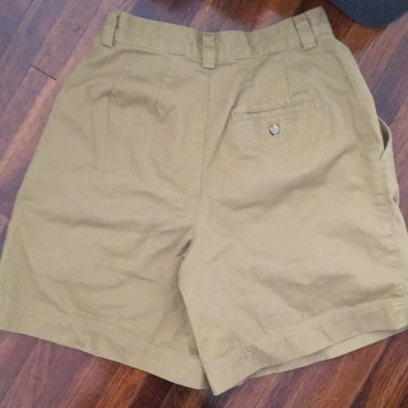 High rise Gap khaki short - Picture 4 of 4